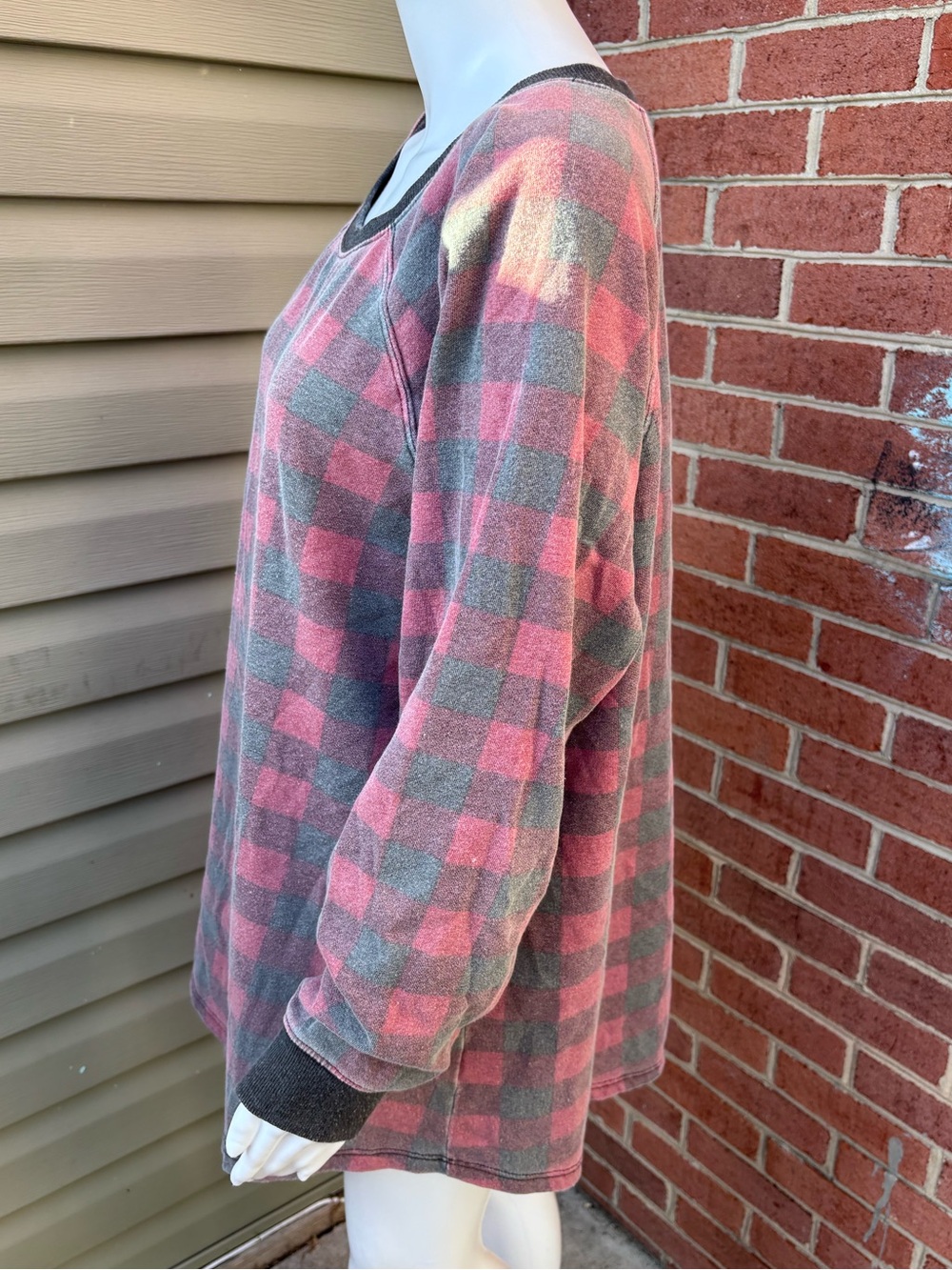 TORRID RED BLACK BUFFALO CHECK PLAID SWEATSHIRT SIZE 1 XL - Picture 4 of 5